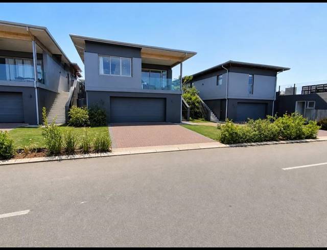 3 BEDROOM TOWNHOUSE FOR SALE IN SIBAYA PRECINCT
